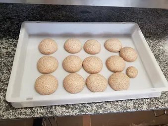 Impasto integrale, farina rustica color cuoio chiaro